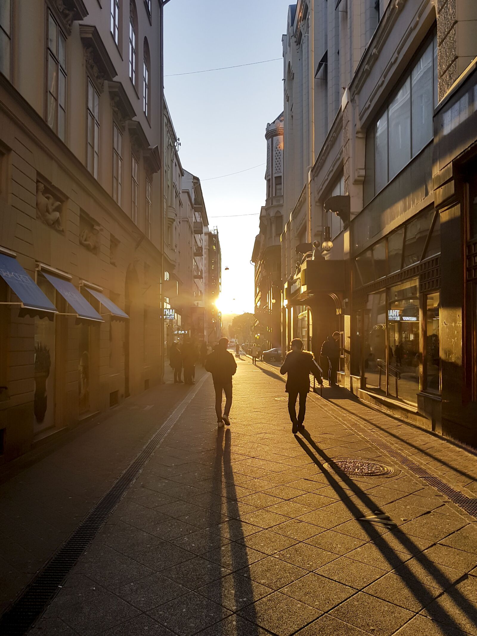 Samsung Galaxy S8 Rear Camera sample photo. Friends, walk, walking photography