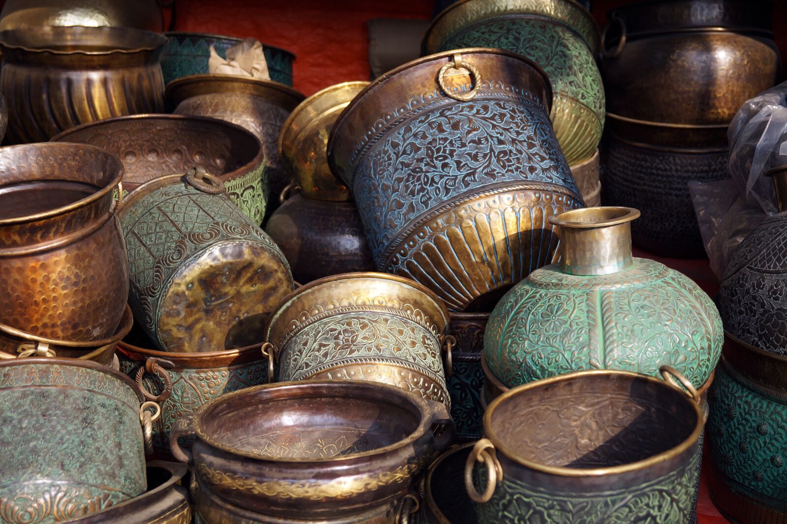 Sony DT 18-55mm F3.5-5.6 SAM II sample photo. Utensils, copper utensils, cooking photography