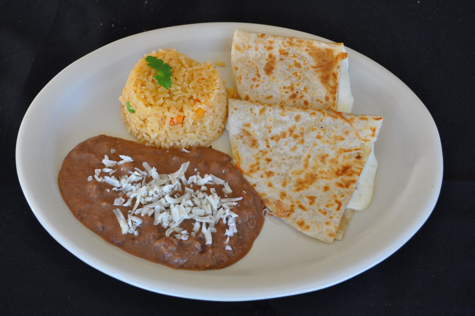Nikon D5000 sample photo. Quesadilla, mexican, food photography