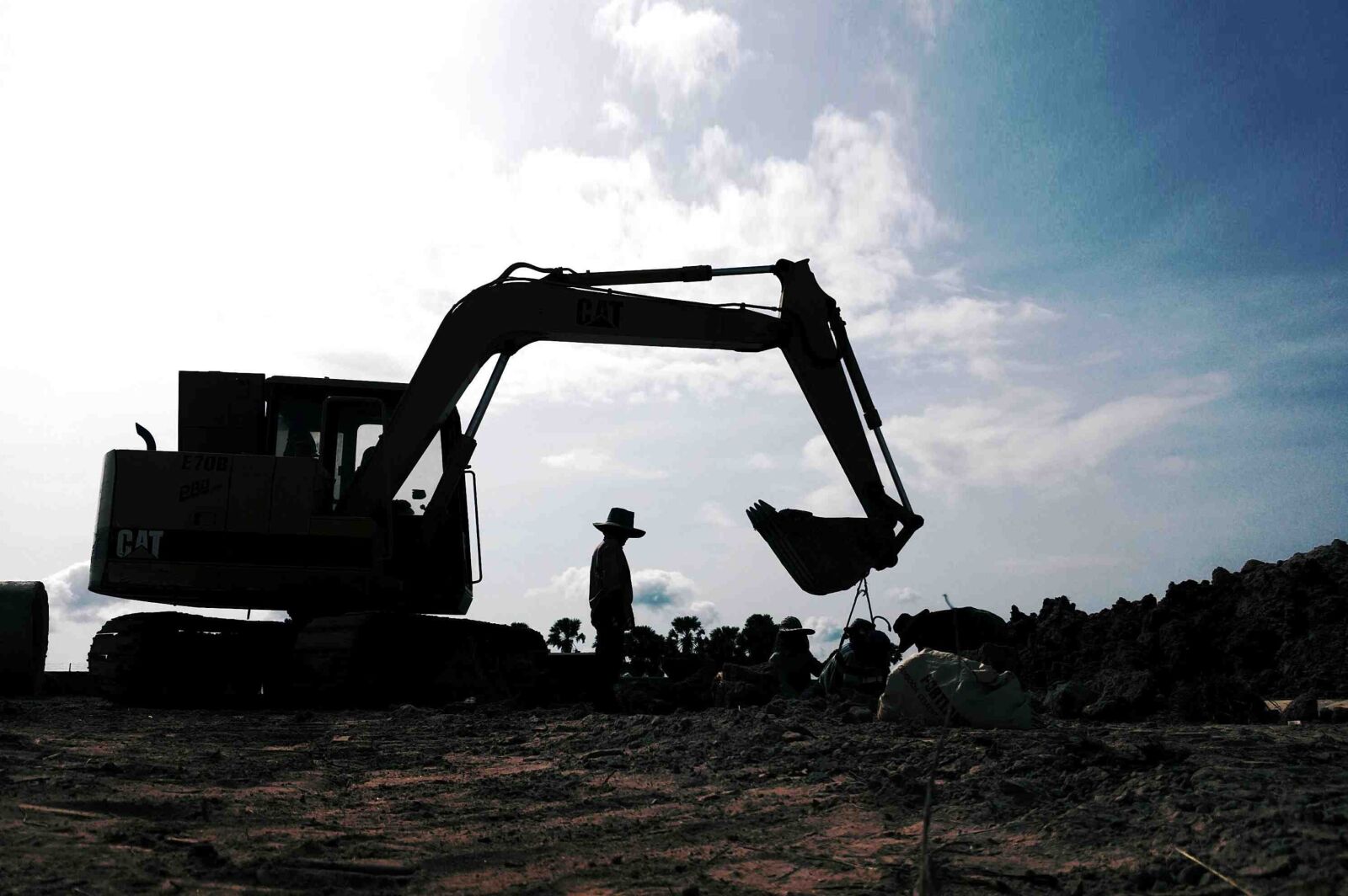 Nikon D3200 sample photo. Construction works, workers, motor photography