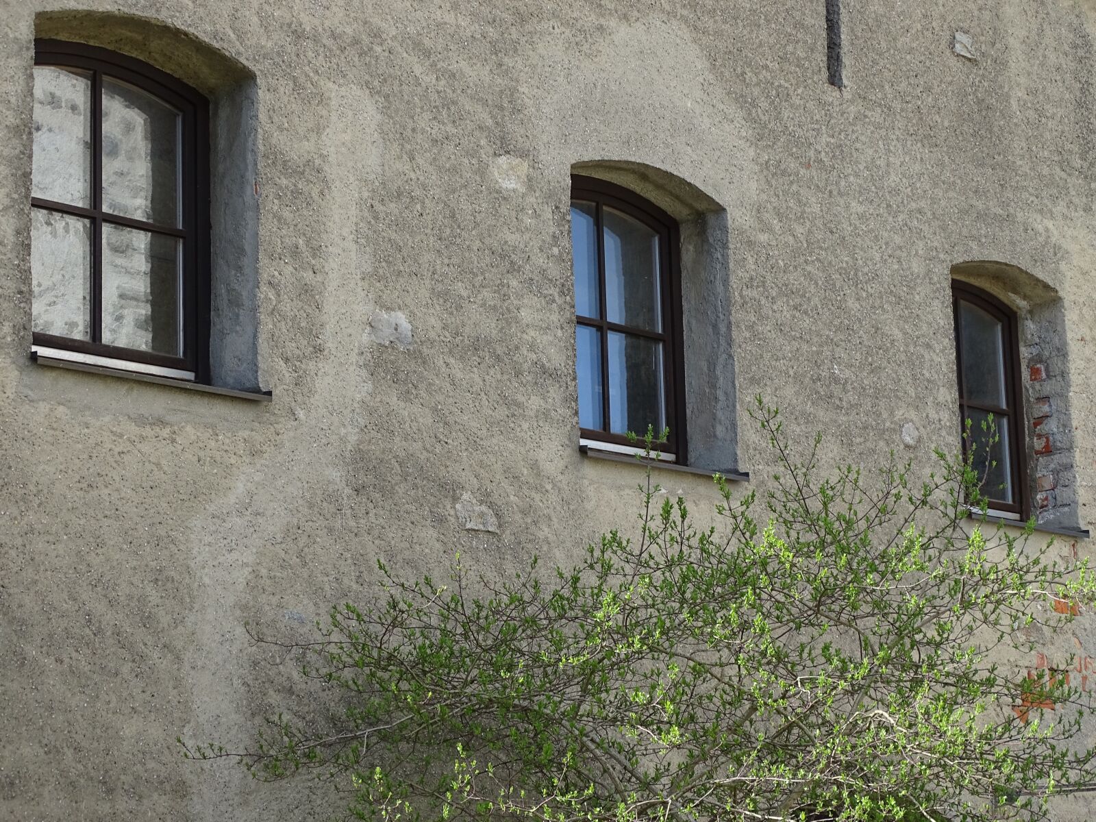 Sony Cyber-shot DSC-HX400V sample photo. Window, house, architecture photography