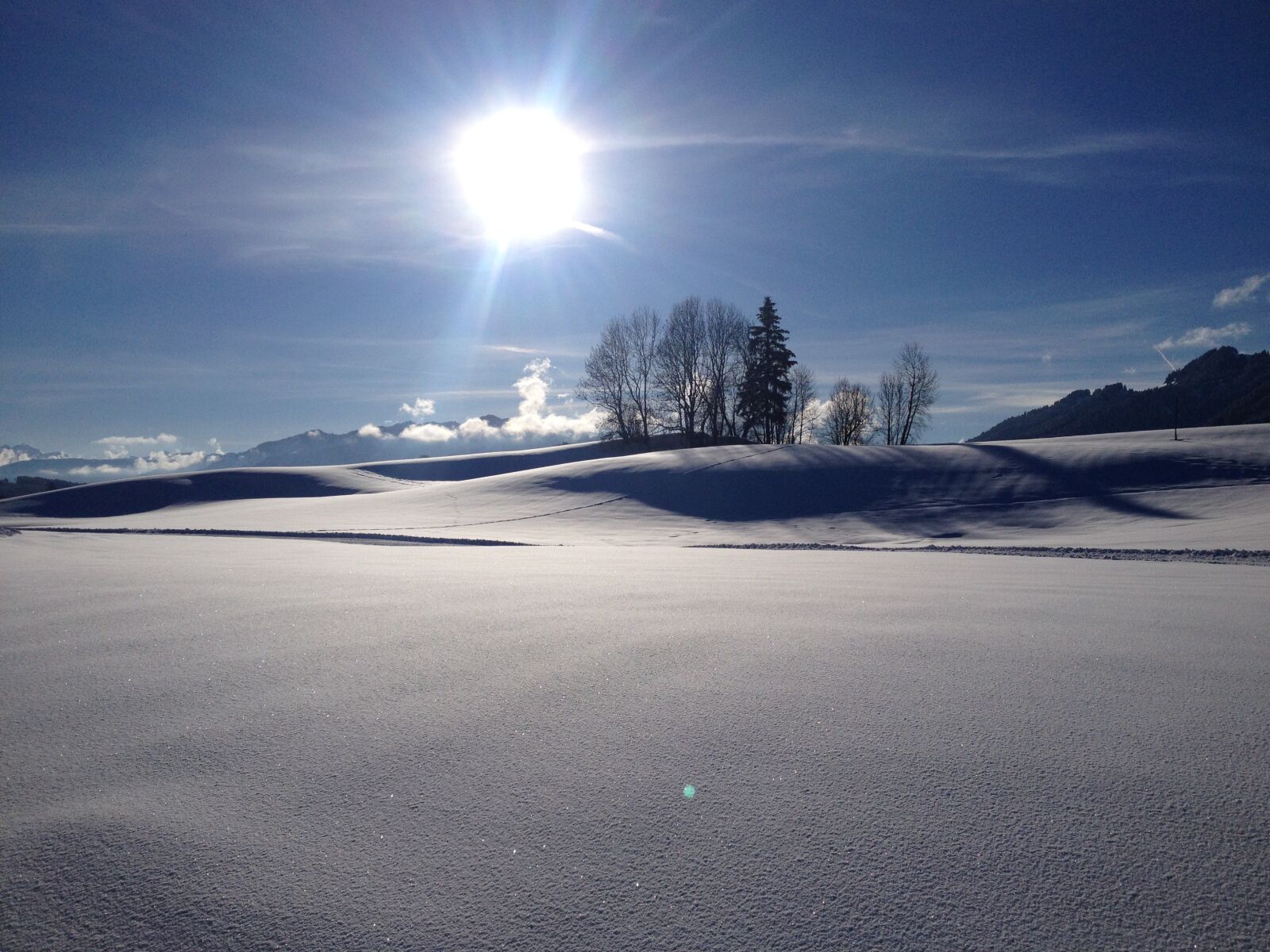 Apple iPhone 4S sample photo. Sun, snow, wintry photography