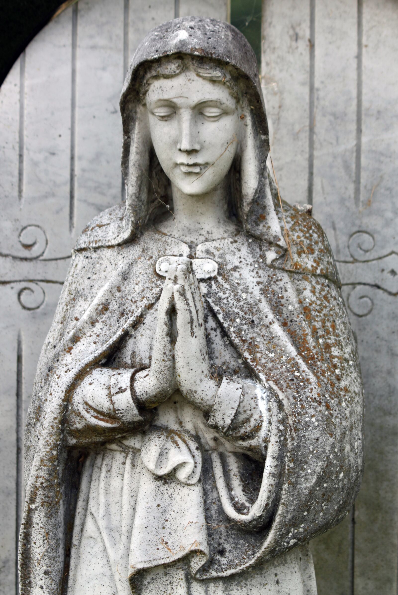 Canon EOS 500D (EOS Rebel T1i / EOS Kiss X3) sample photo. Stone, statue, woman photography