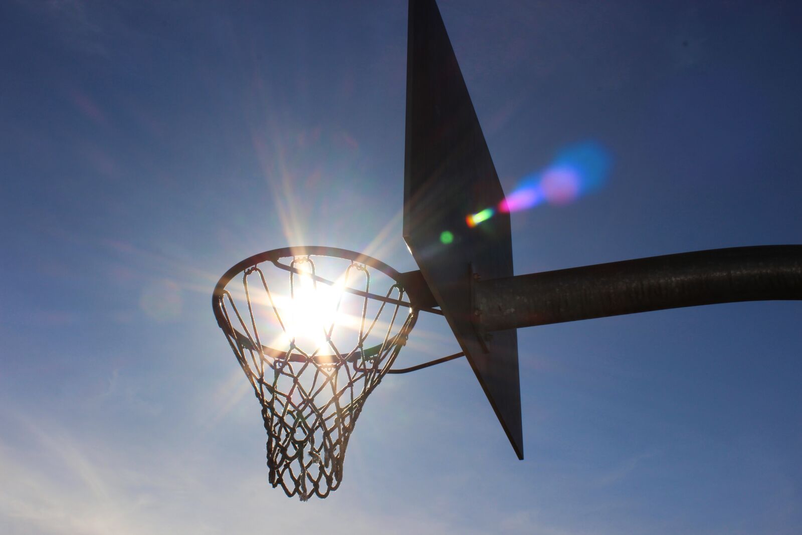 Canon EOS 600D (Rebel EOS T3i / EOS Kiss X5) sample photo. Basketball hoop, basketball, sport photography
