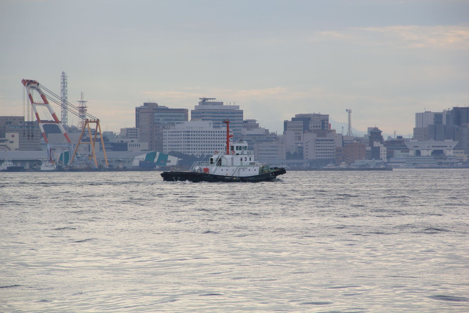 Canon EOS 550D (EOS Rebel T2i / EOS Kiss X4) sample photo. Boat, yokohama bay, port photography