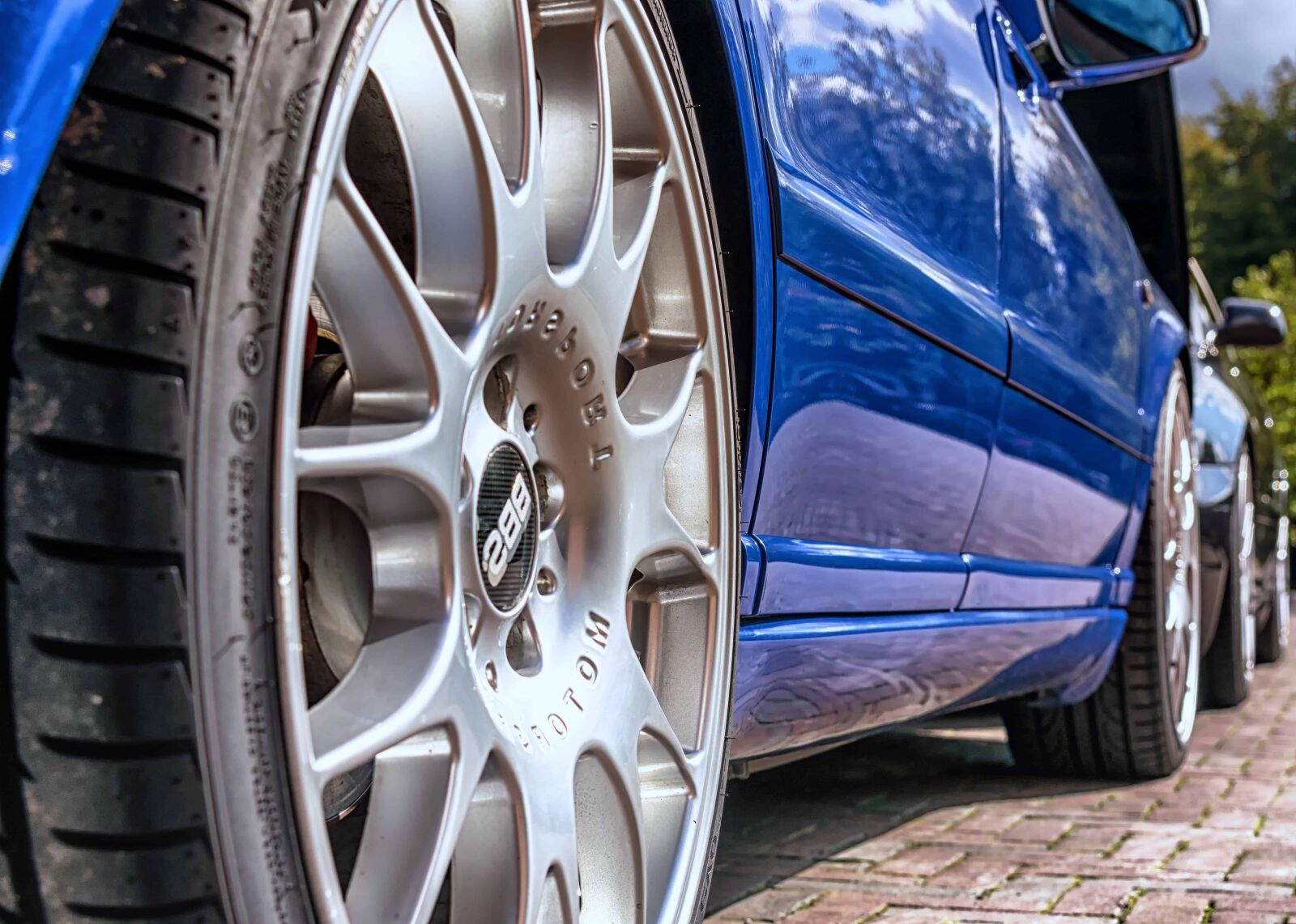 Nikon D3300 sample photo. Drive, chrome, car, tire photography
