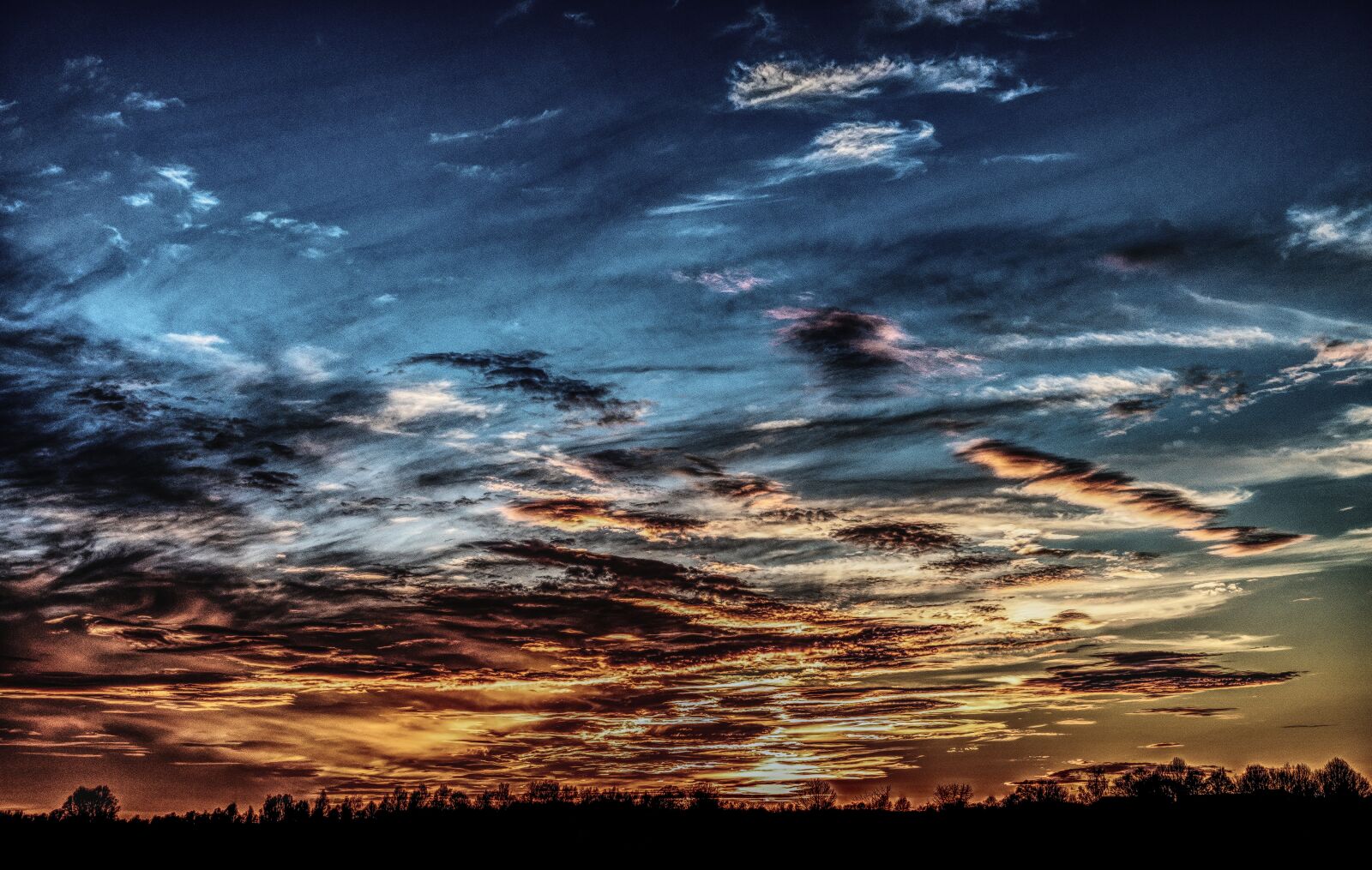 Sony a6300 + Sigma 30mm F2.8 EX DN sample photo. Sunset, evening, afterglow photography
