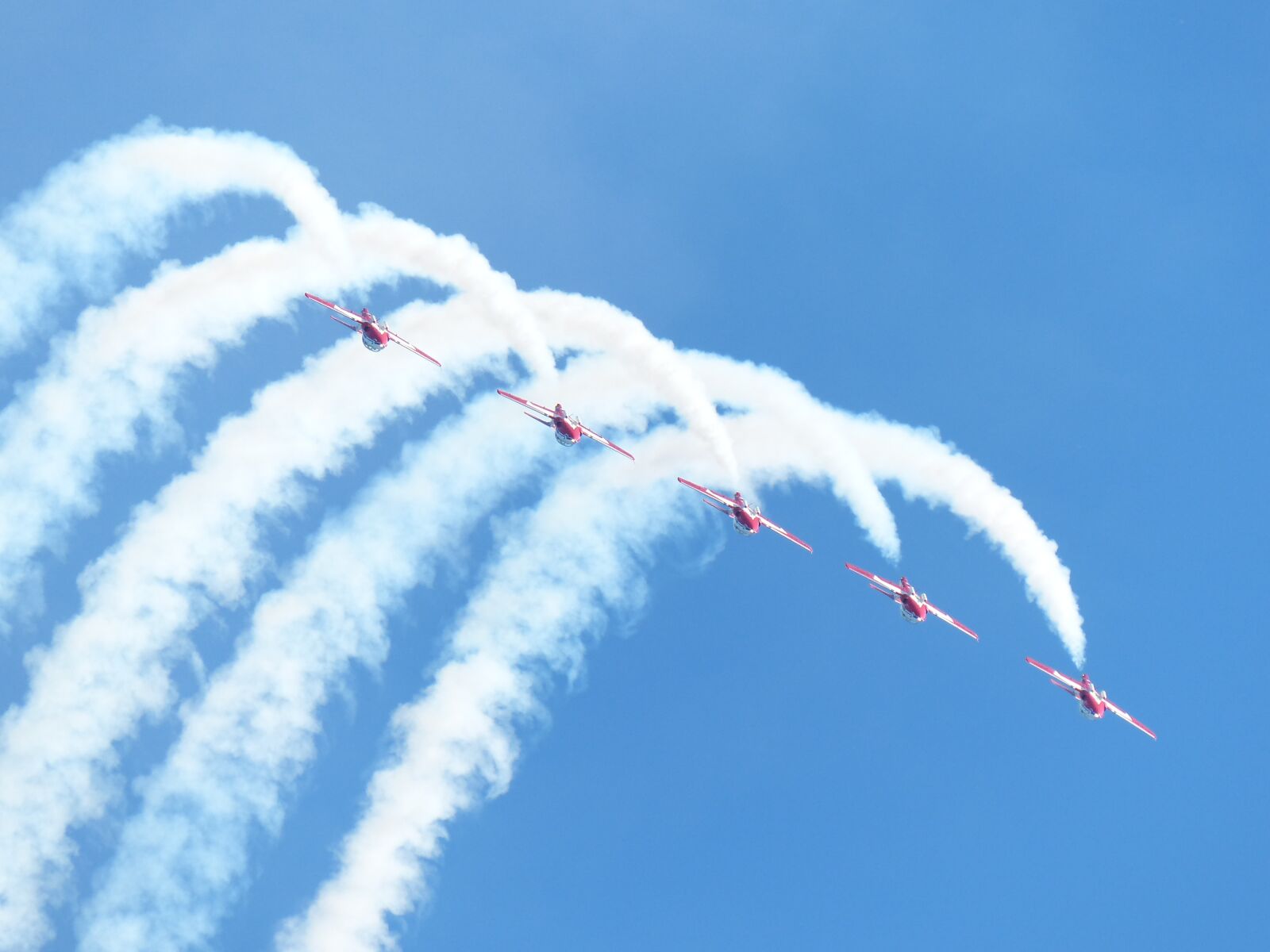 Panasonic Lumix DMC-FZ200 sample photo. Snowbirds, aerobatic, formation photography