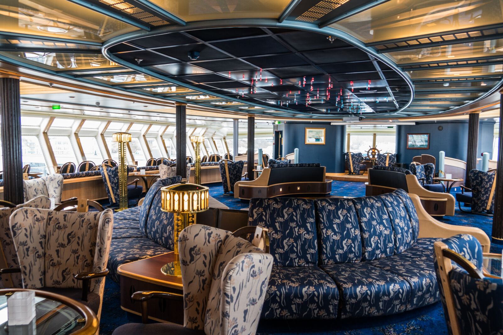 Sony a7R II + Sony FE 24-240mm F3.5-6.3 OSS sample photo. Cruise ship, hurtigruten, finnmarken photography
