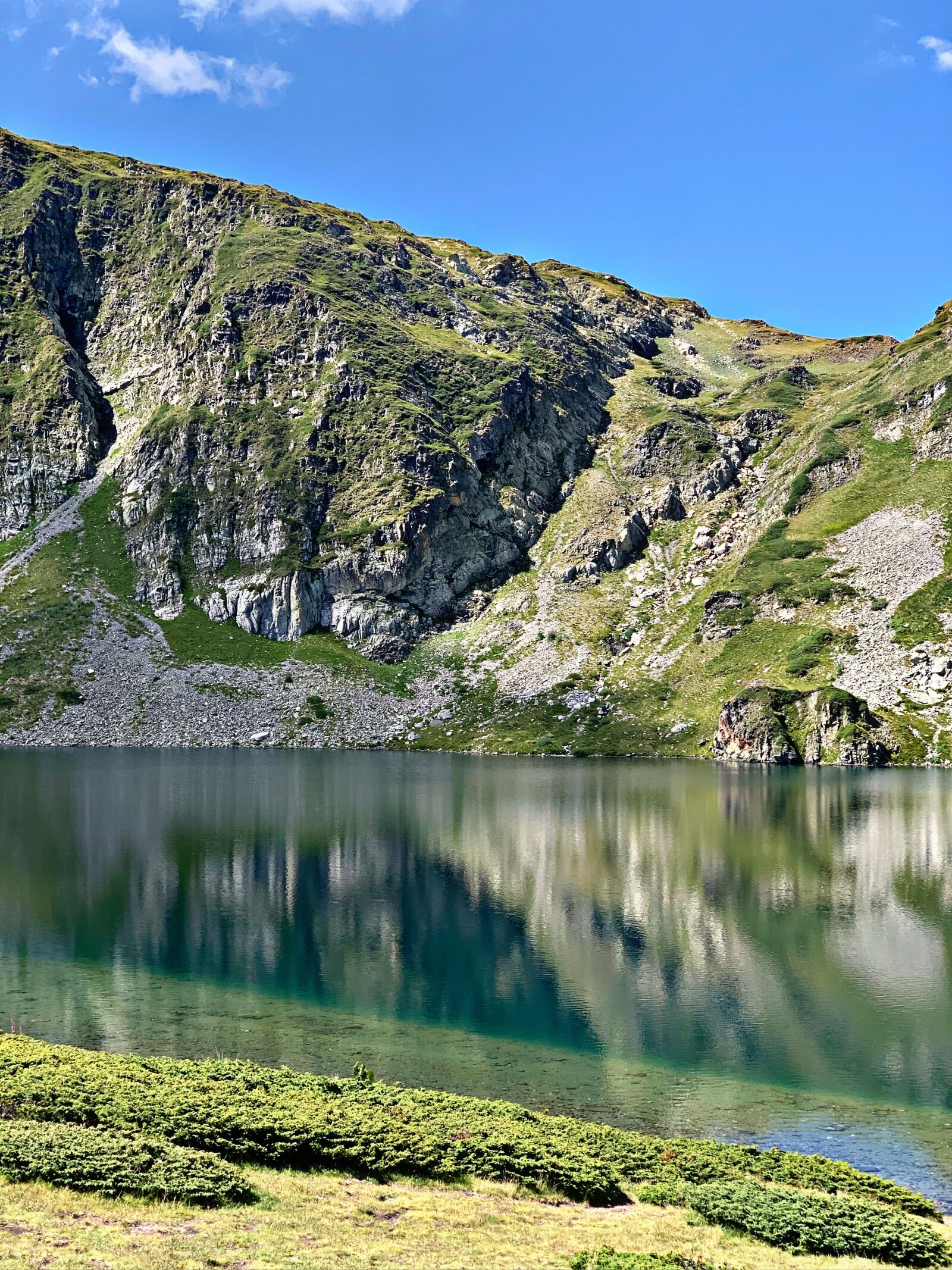 Apple iPhone XS Max sample photo. Lake, mountain, reflection photography