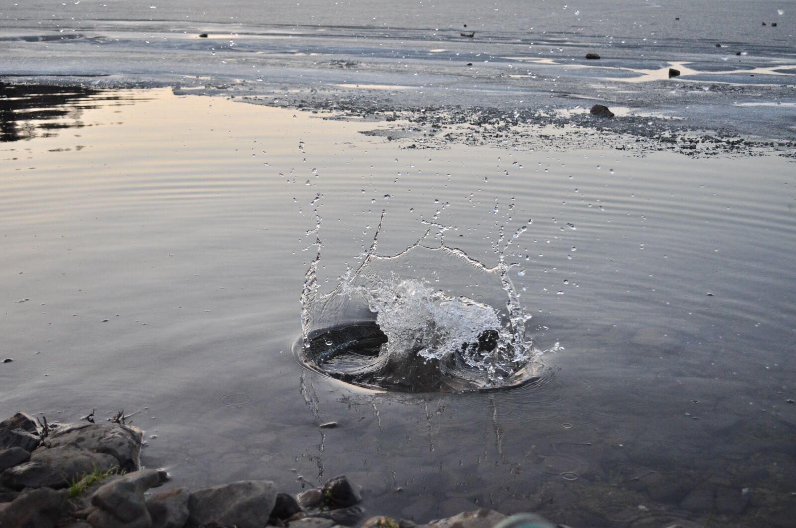 Nikon D5000 sample photo. Water, wave, lake photography