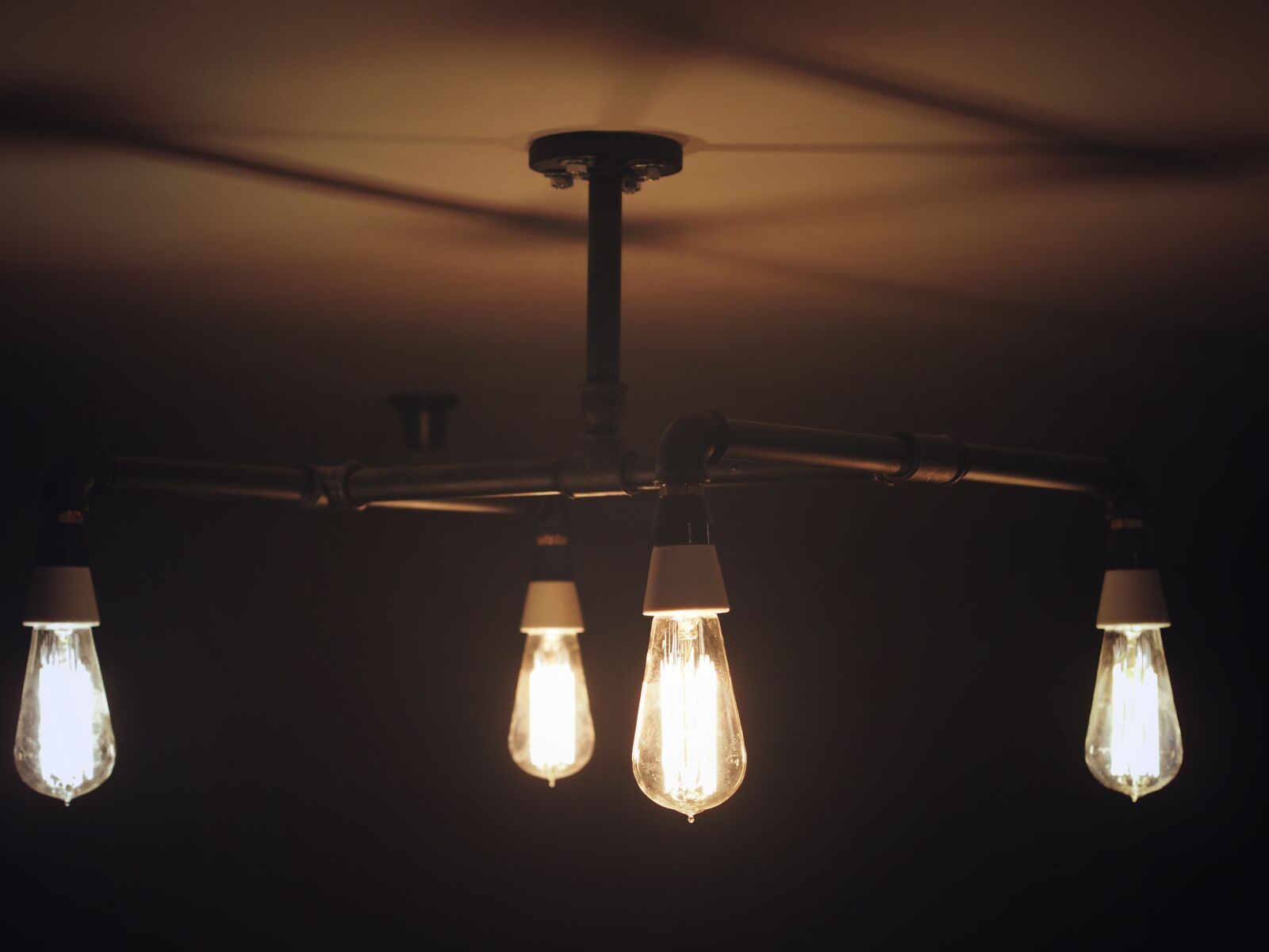 Olympus PEN E-PL5 sample photo. Home, made, lamp, pipe photography