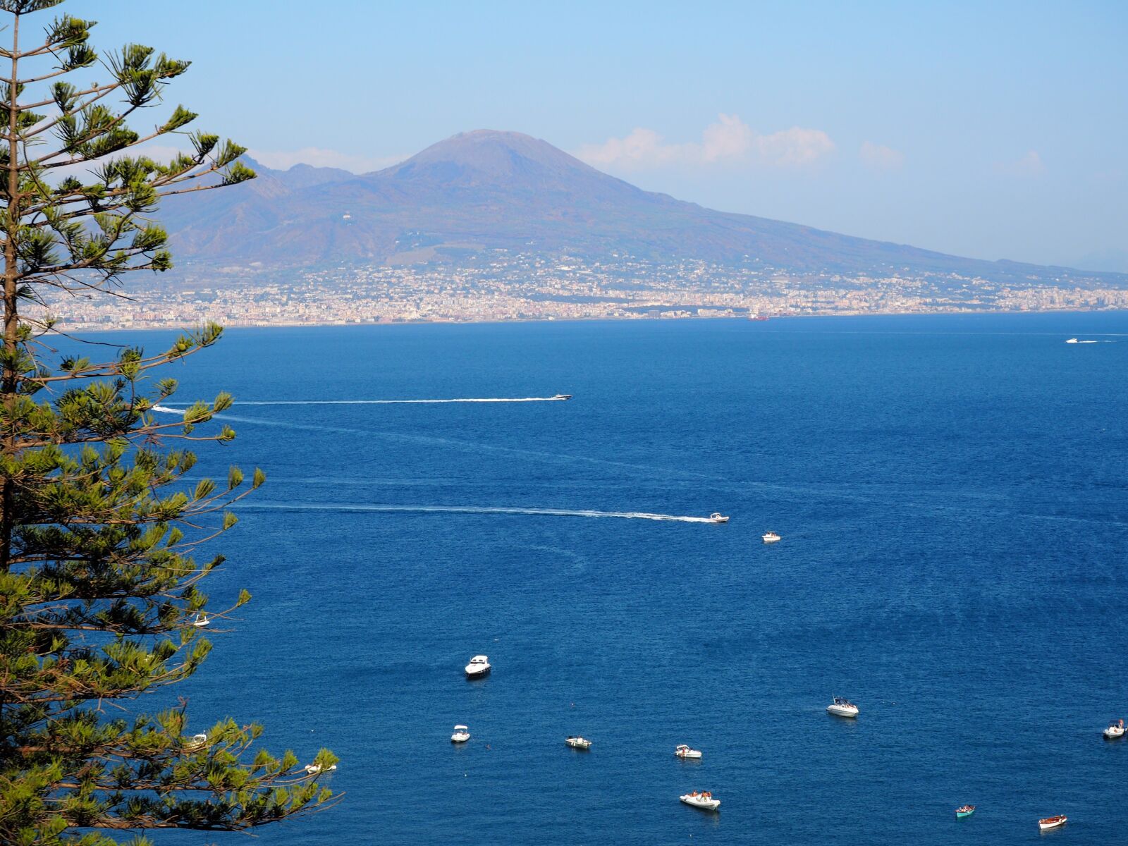 Olympus OM-D E-M10 II sample photo. Ship, coast, italy photography