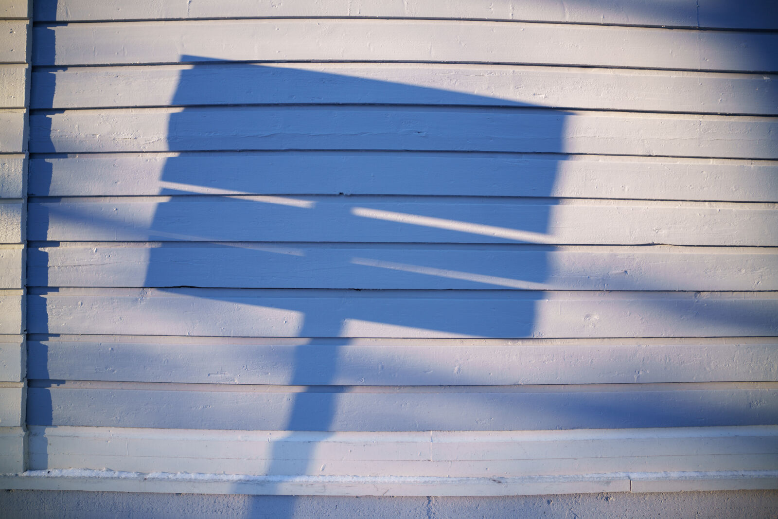 Samyang Remaster Slim 21mm F3.5 sample photo. Sign shadow 5.6 photography