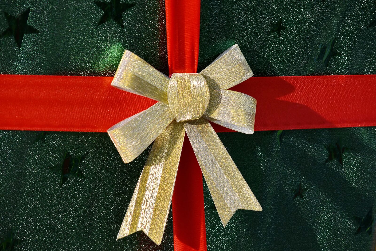 Nikon D5500 sample photo. Box, christmas, decoration, golden photography