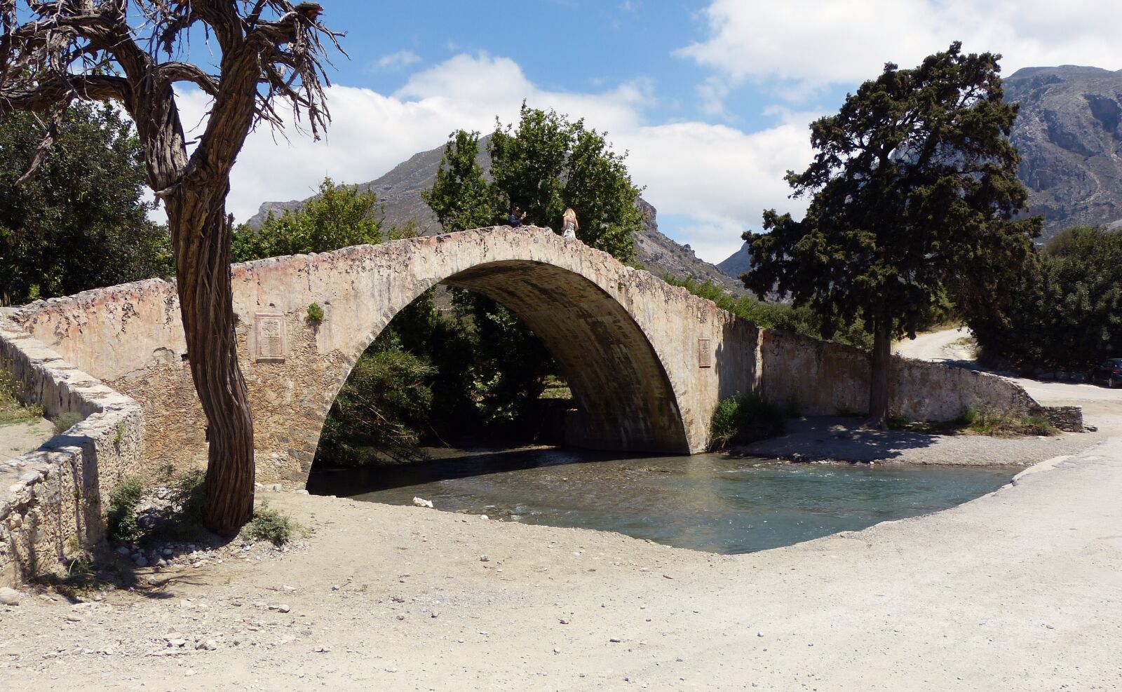 Panasonic Lumix DMC-FZ150 sample photo. Crete, detail of bridge photography