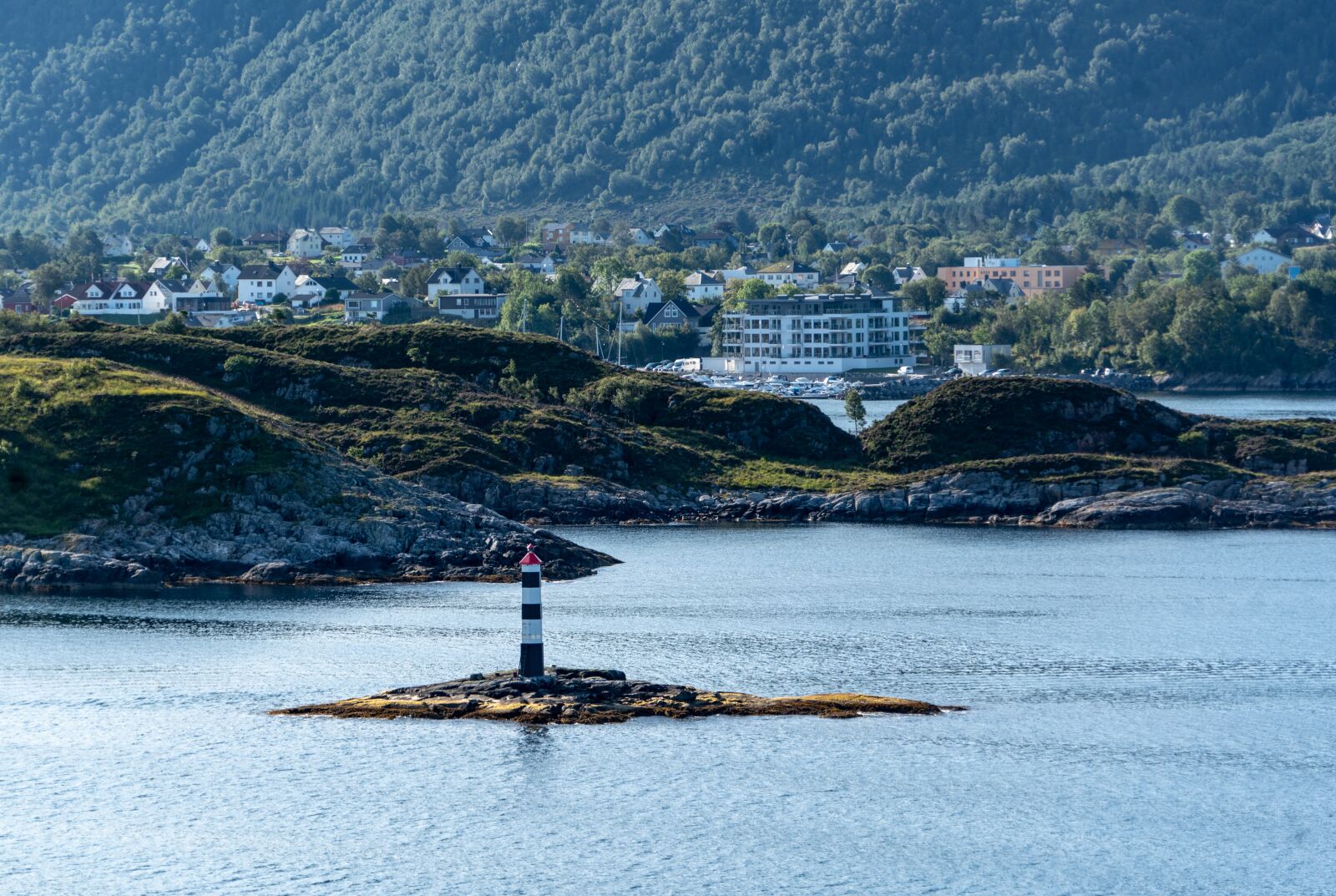 Sony a7R II + Sony FE 24-240mm F3.5-6.3 OSS sample photo. Norway, mountains, lighthouse photography