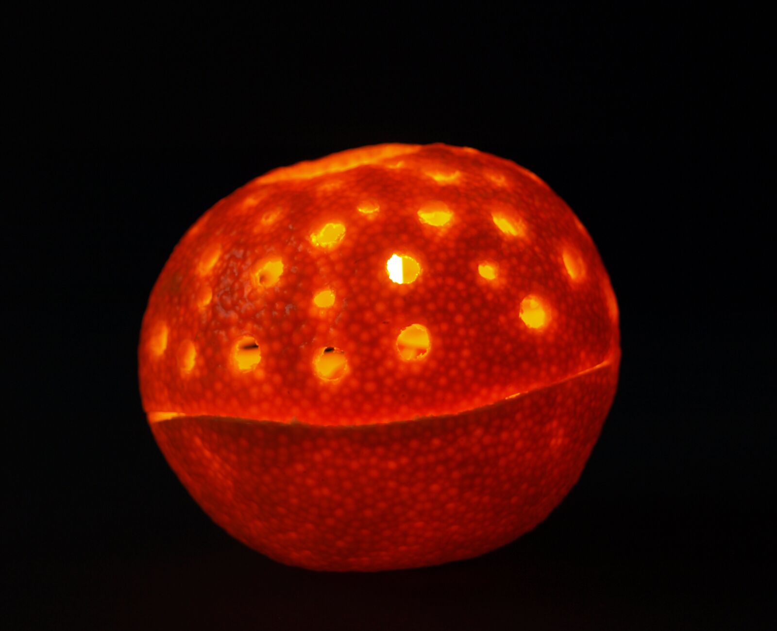 Olympus E-510 (EVOLT E-510) sample photo. Mandarin, candle, clementines photography