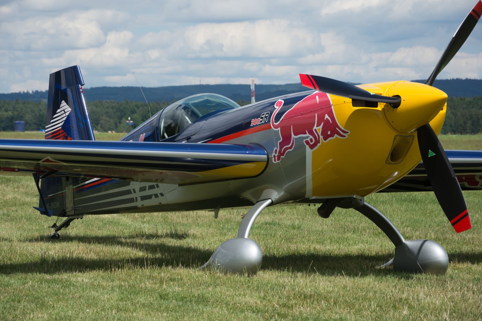 Nikon D7200 sample photo. Aircraft, red bull, airport photography