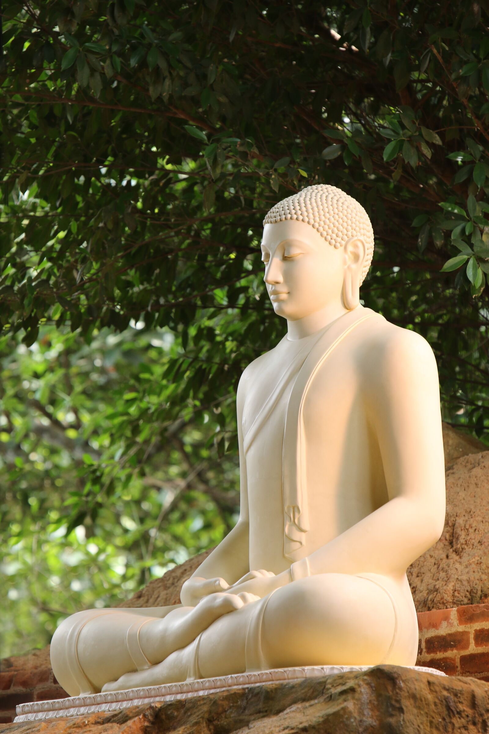 Canon EOS 70D sample photo. Meditation, buddha, sculpture photography