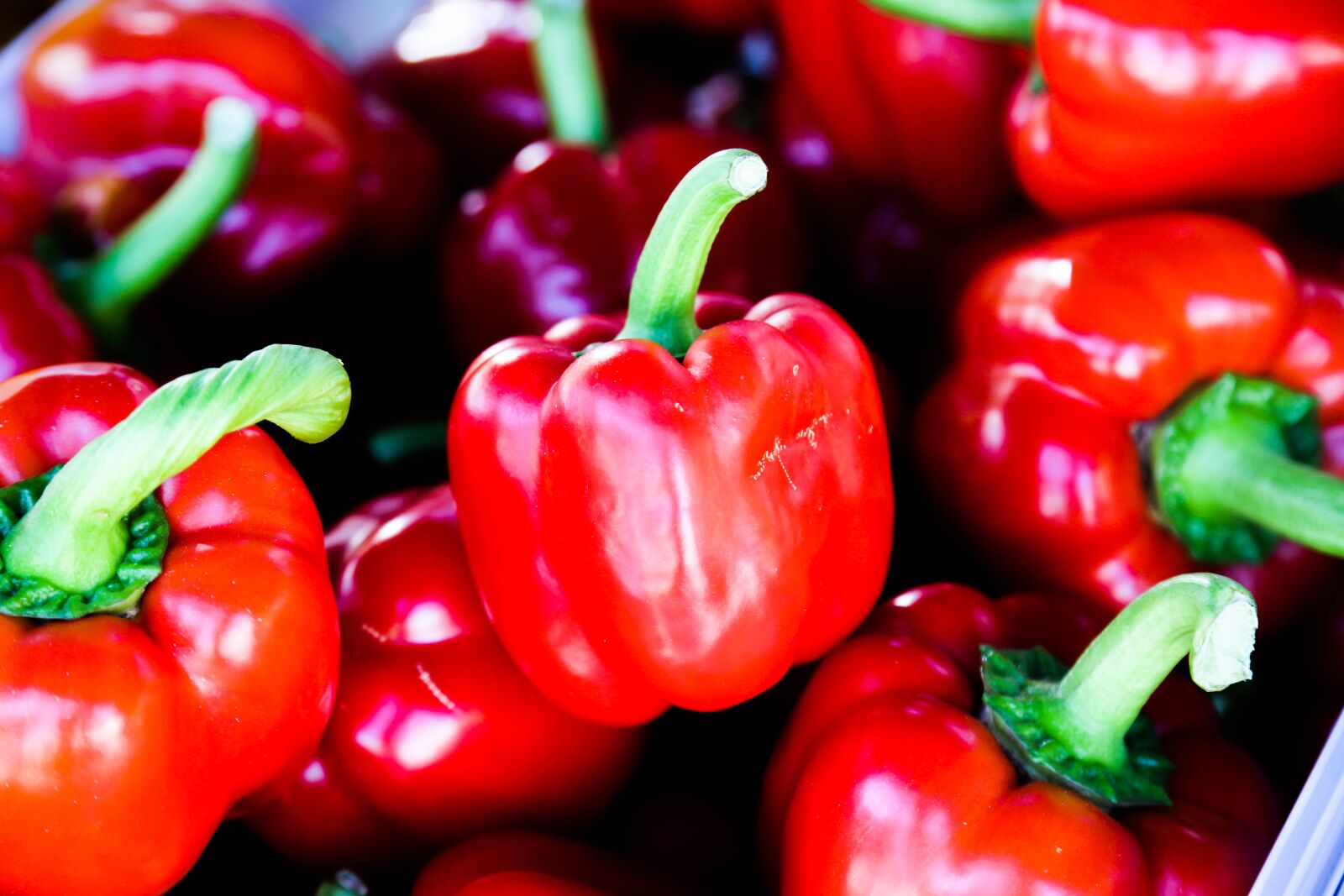 Canon EF 24-105mm F4L IS USM sample photo. Bell peppers, capsicum, food photography