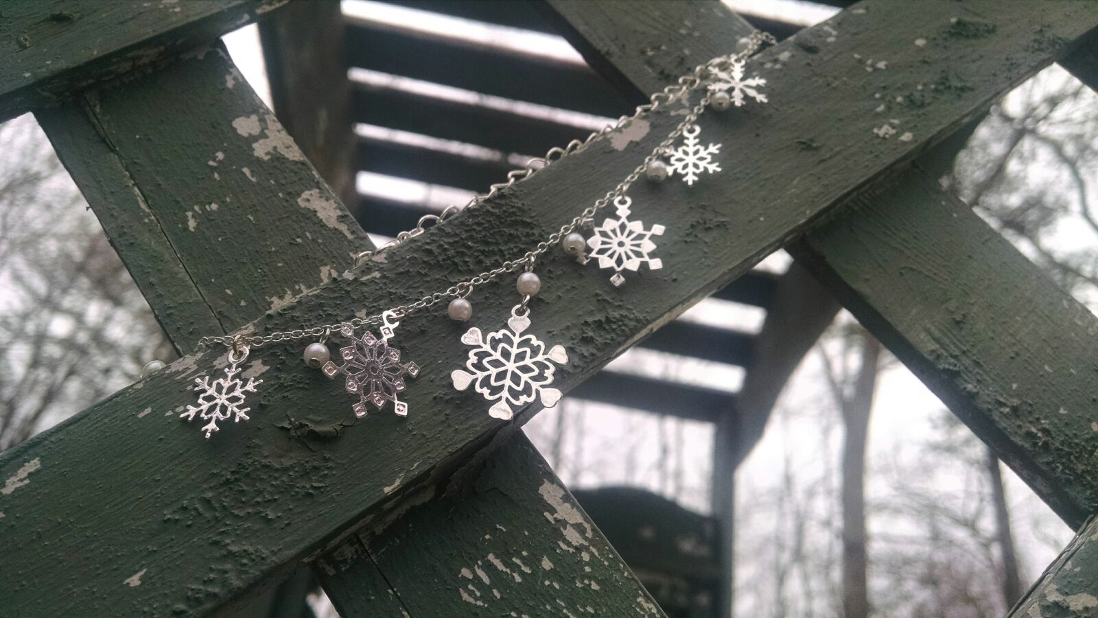 Motorola Moto X (1st Gen) sample photo. Jewelry, necklace, snow, snowflakes photography