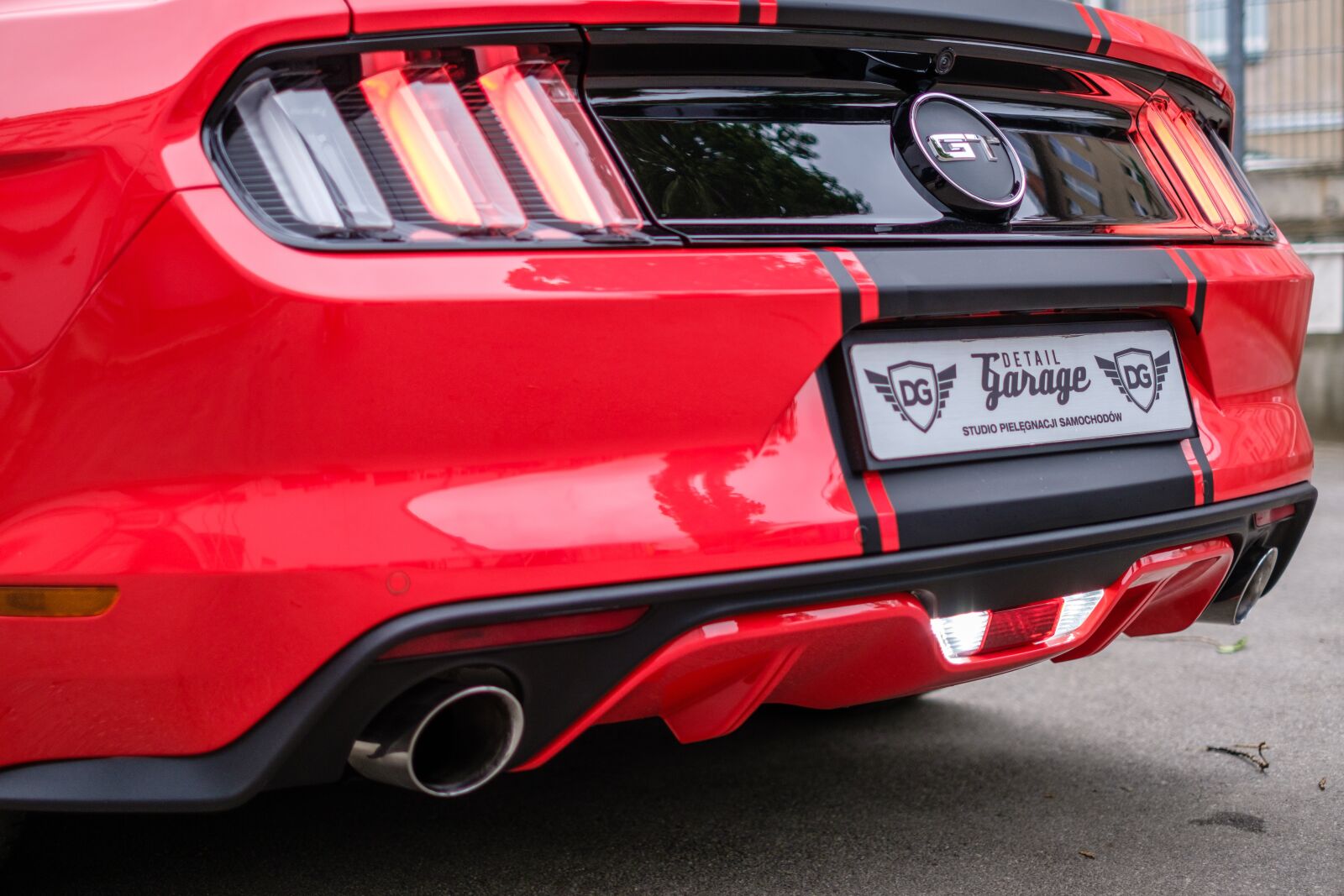Fujifilm X-T2 + Fujifilm XF 35mm F1.4 R sample photo. Mustang, gt, red photography