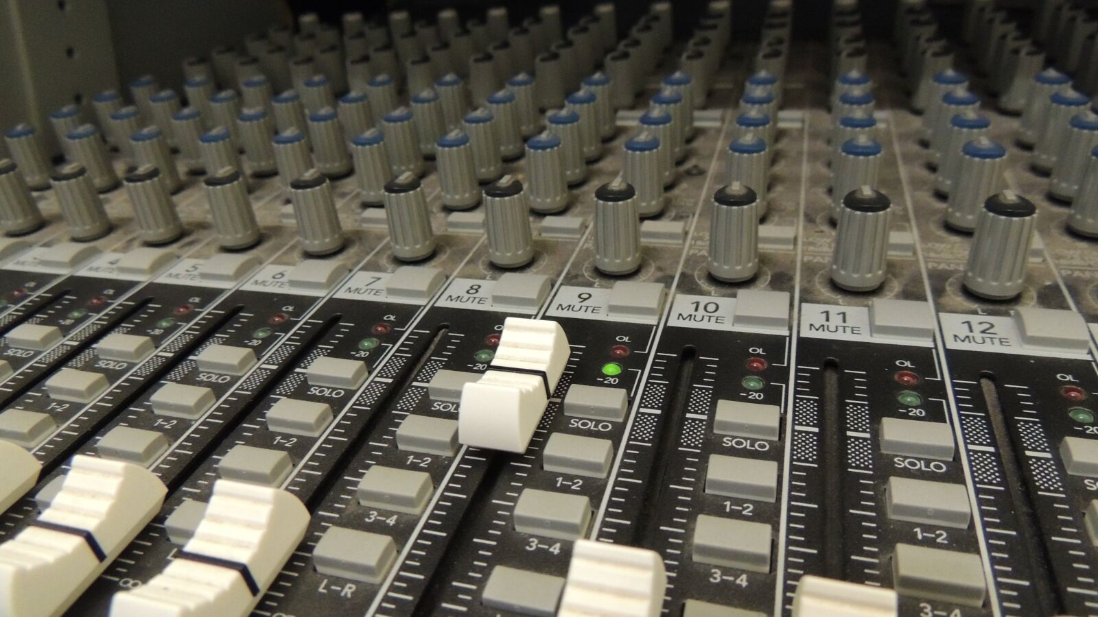 Nikon Coolpix P510 sample photo. Panel, sound, music photography