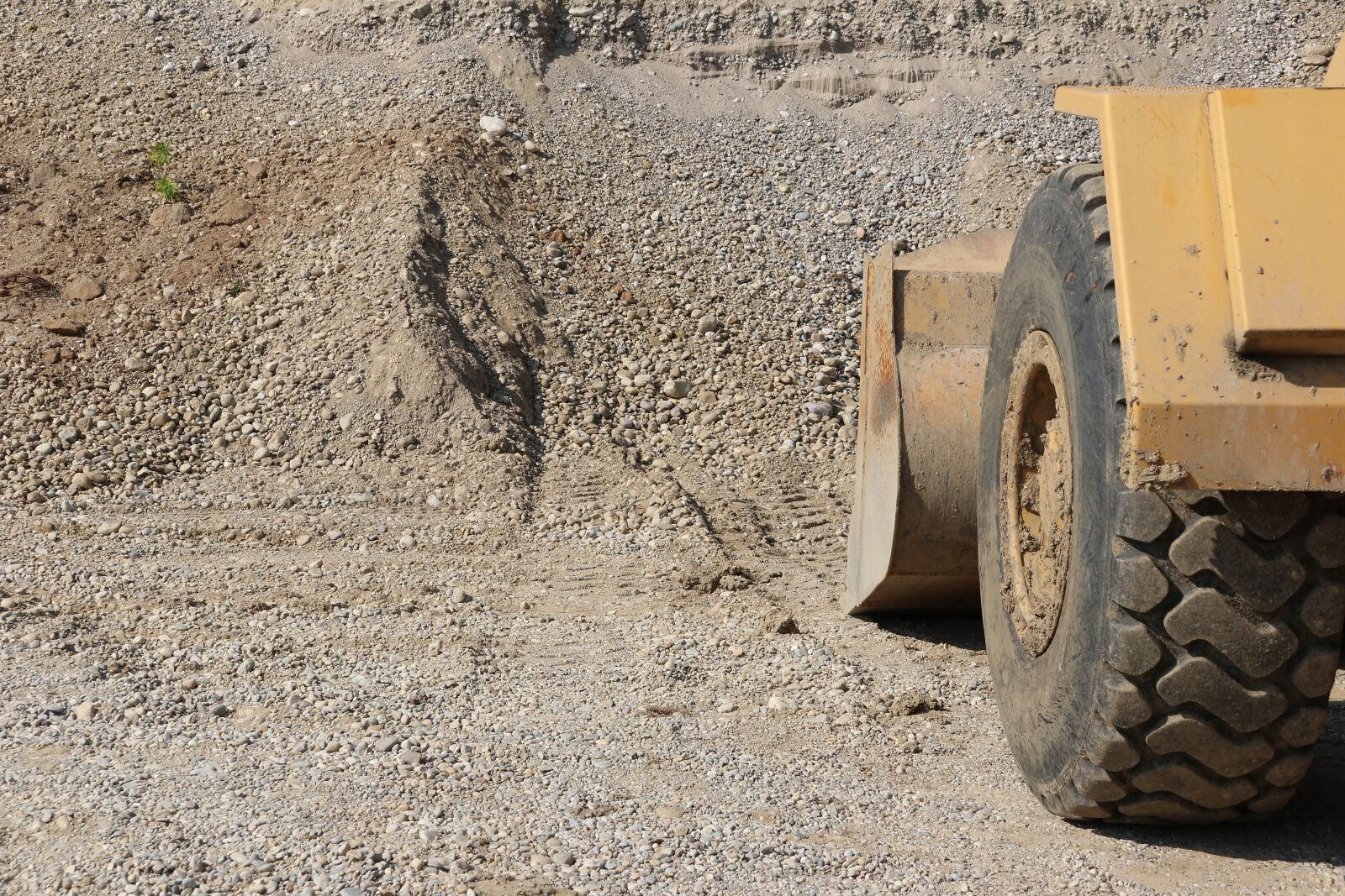 18-300mm F3.5-6.3 DC MACRO OS HSM | Contemporary 014 sample photo. Excavators, construction vehicle, construction photography