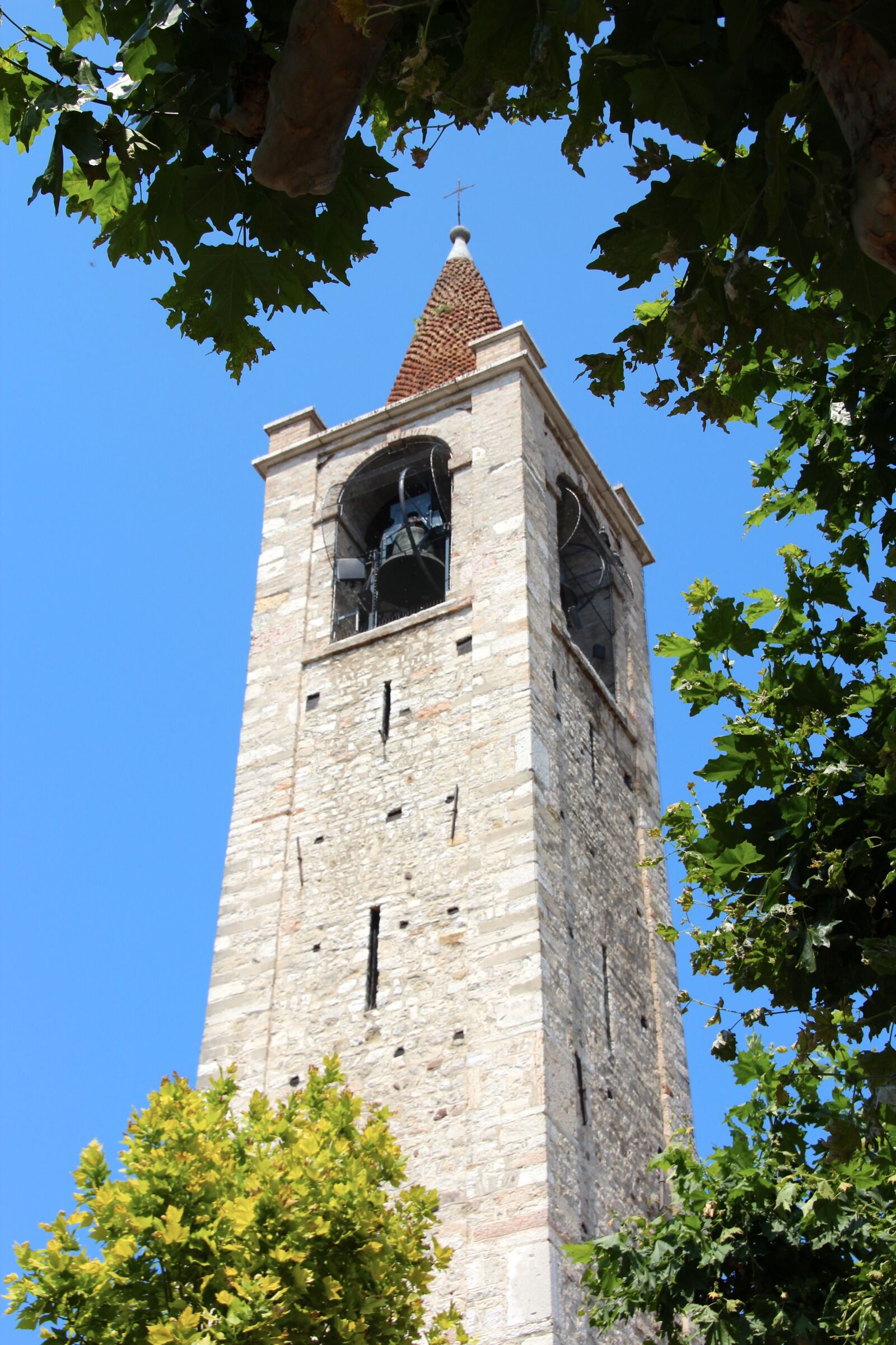 Canon EOS 600D (Rebel EOS T3i / EOS Kiss X5) sample photo. Bardolino, bell tower, bells photography