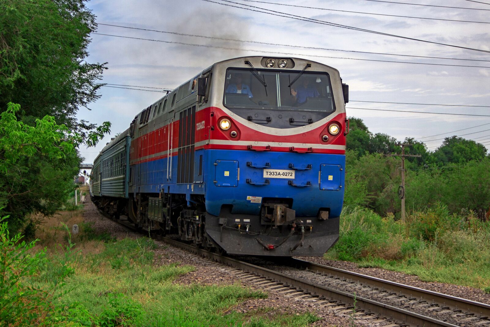 Canon EOS 700D (EOS Rebel T5i / EOS Kiss X7i) + Canon EF-S 18-135mm F3.5-5.6 IS sample photo. Kazakhstan, train, te33a photography