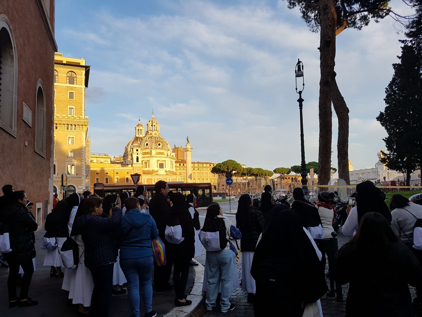 Samsung Galaxy S7 sample photo. Pilgrims, dominican, rome photography