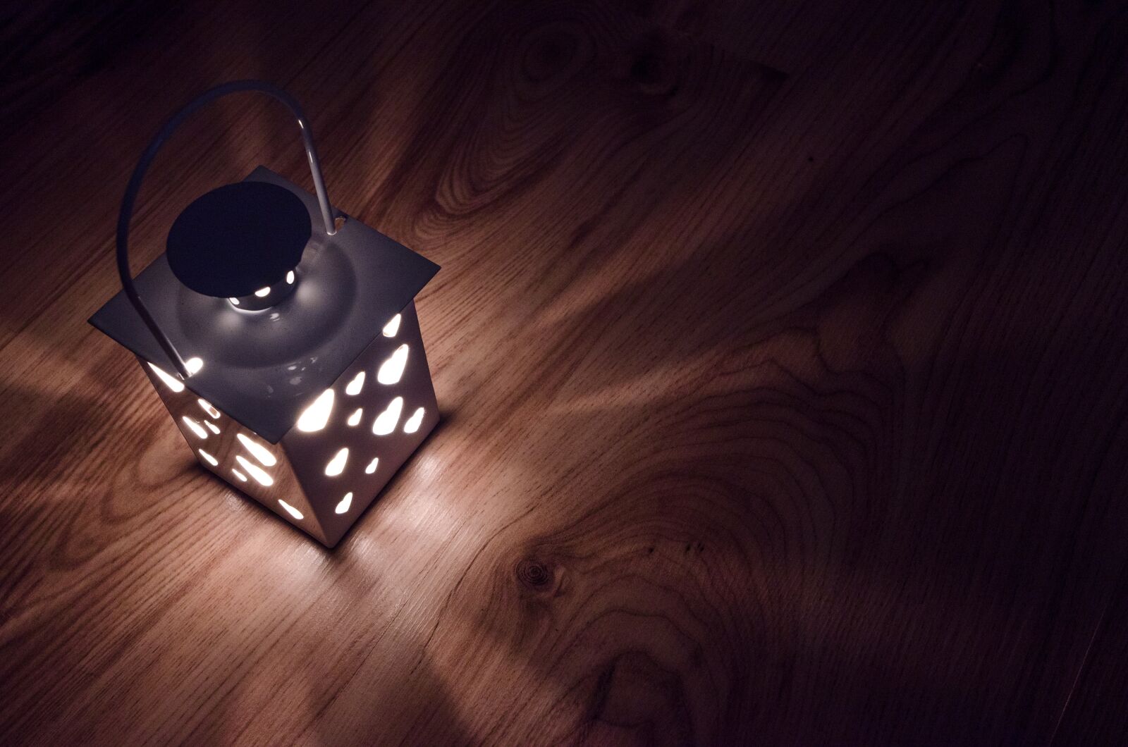 Nikon D5100 sample photo. Lantern, dark, lamp photography