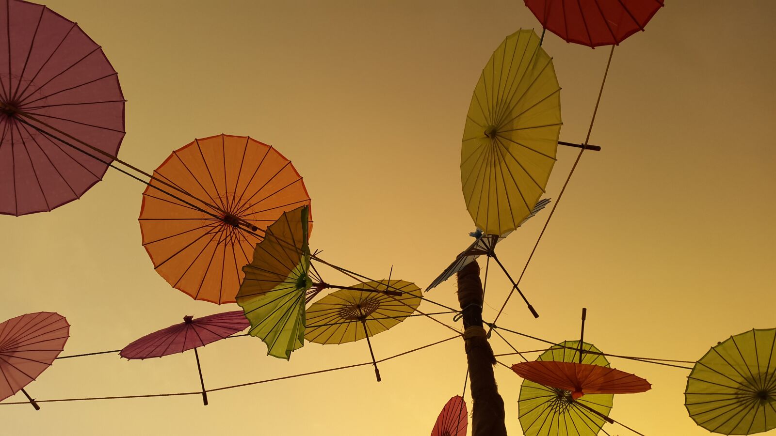 Samsung Galaxy S5 sample photo. Parasol, abstract, art photography