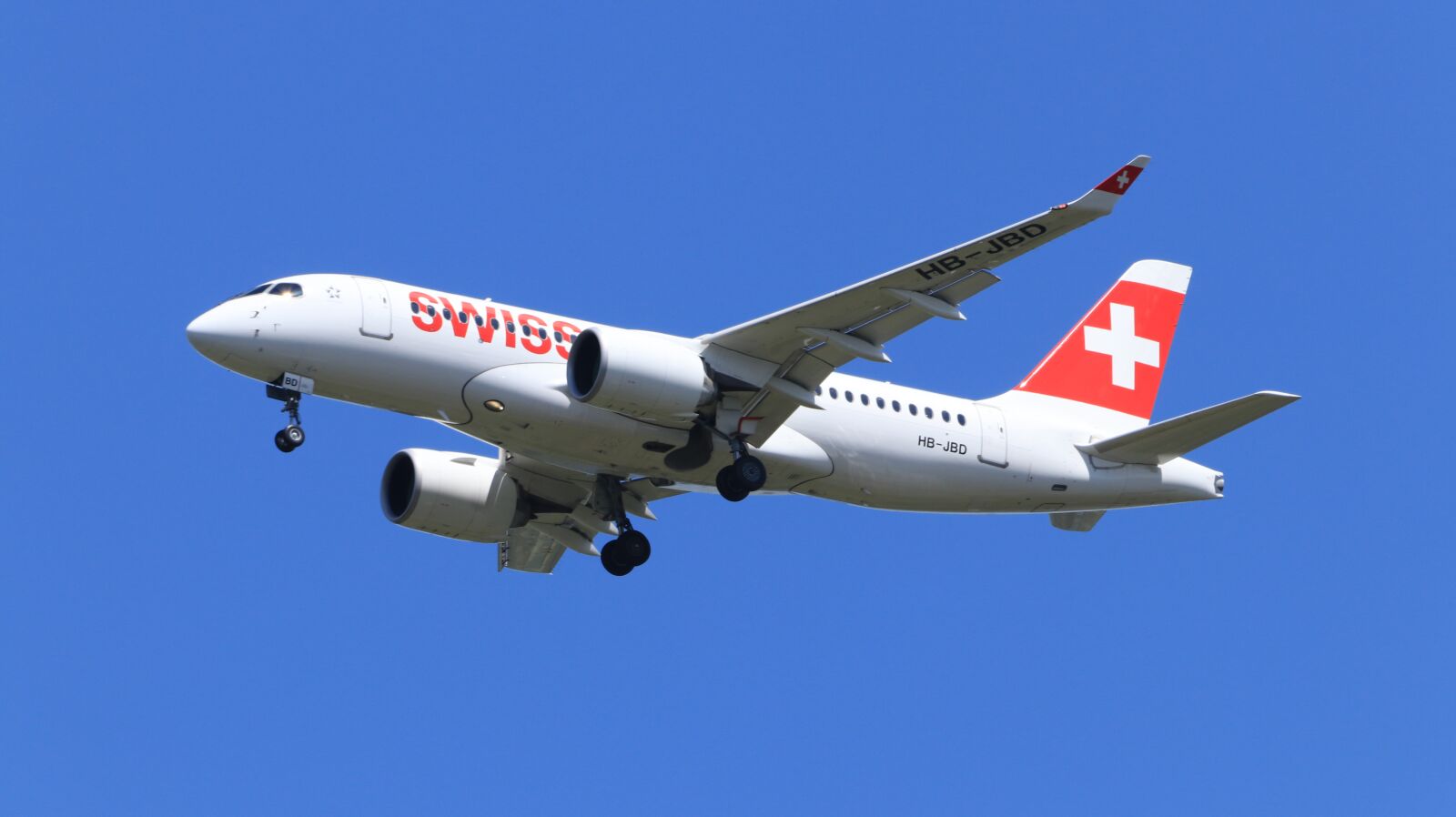 150-600mm F5-6.3 DG OS HSM | Contemporary 015 sample photo. Swiss air, landing, aircraft photography