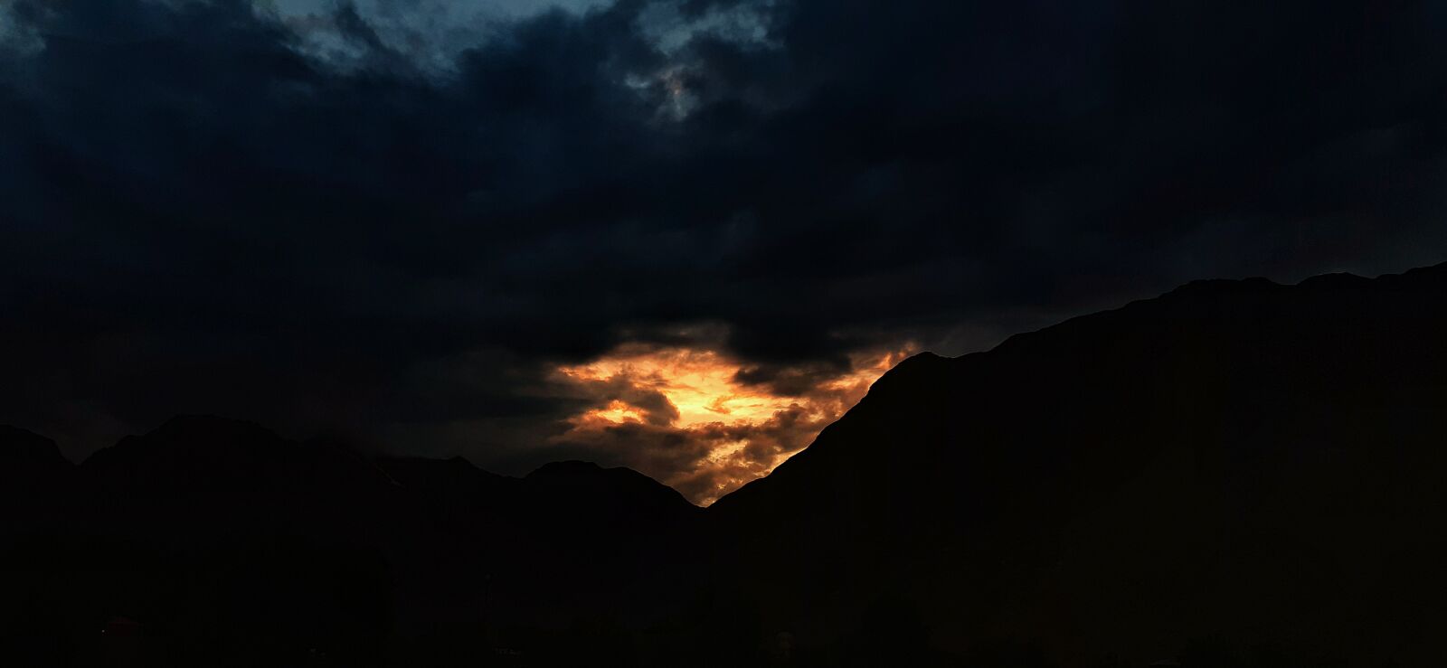 Samsung Galaxy A30 sample photo. Sunset, mountains, darksky photography