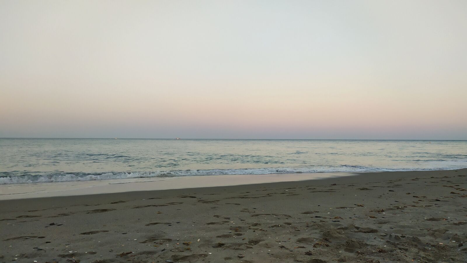 Xiaomi Redmi Note 7 sample photo. Is, beach, sunset photography