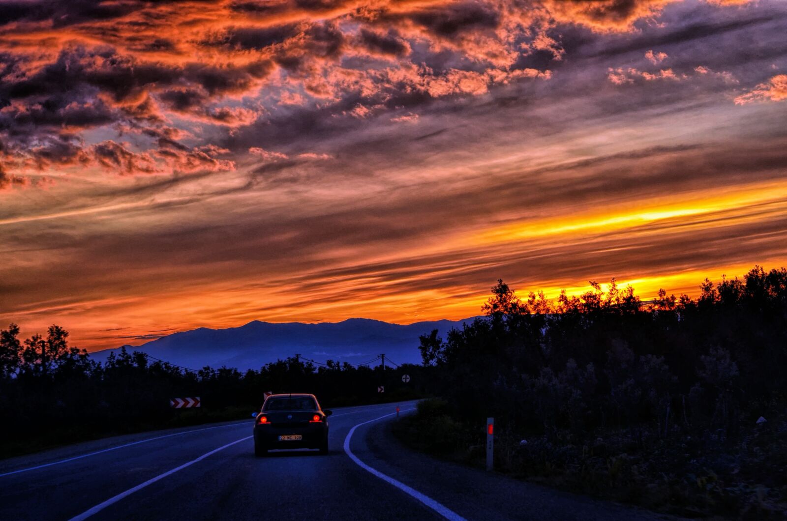 Nikon D5100 sample photo. Horizon line, reverse light photography