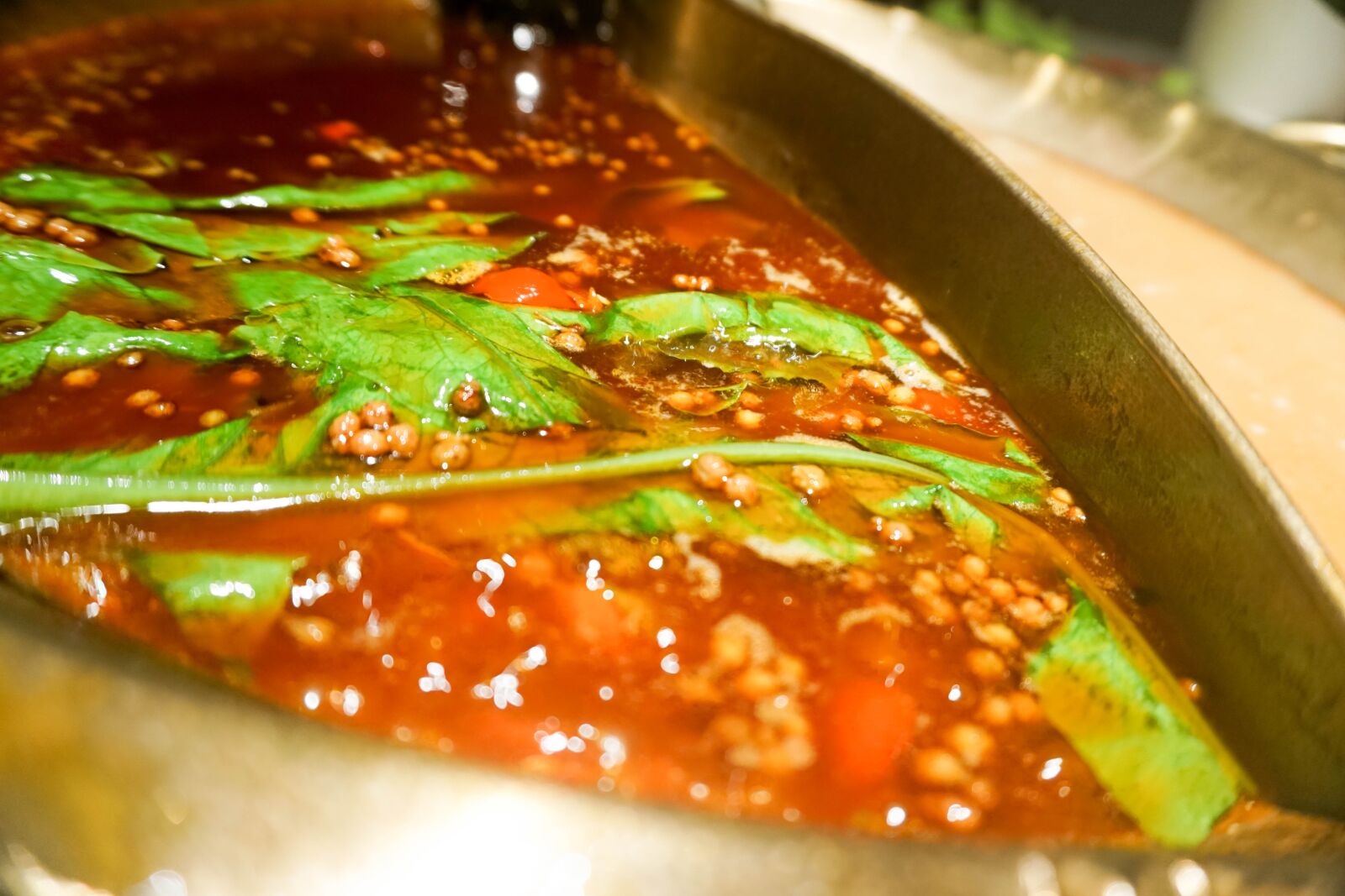 Sony E 16-50mm F3.5-5.6 PZ OSS sample photo. Hot pot, spicy, chinese photography