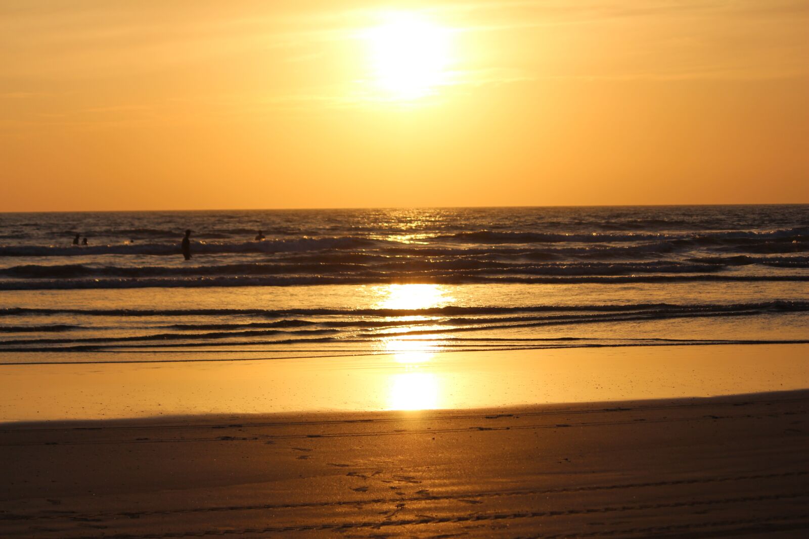 Canon EOS 700D (EOS Rebel T5i / EOS Kiss X7i) sample photo. Sunset, dawn, water photography