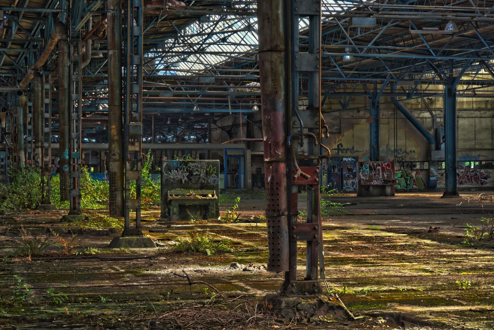 Olympus OM-D E-M10 sample photo. Lost places, hall, pforphoto photography