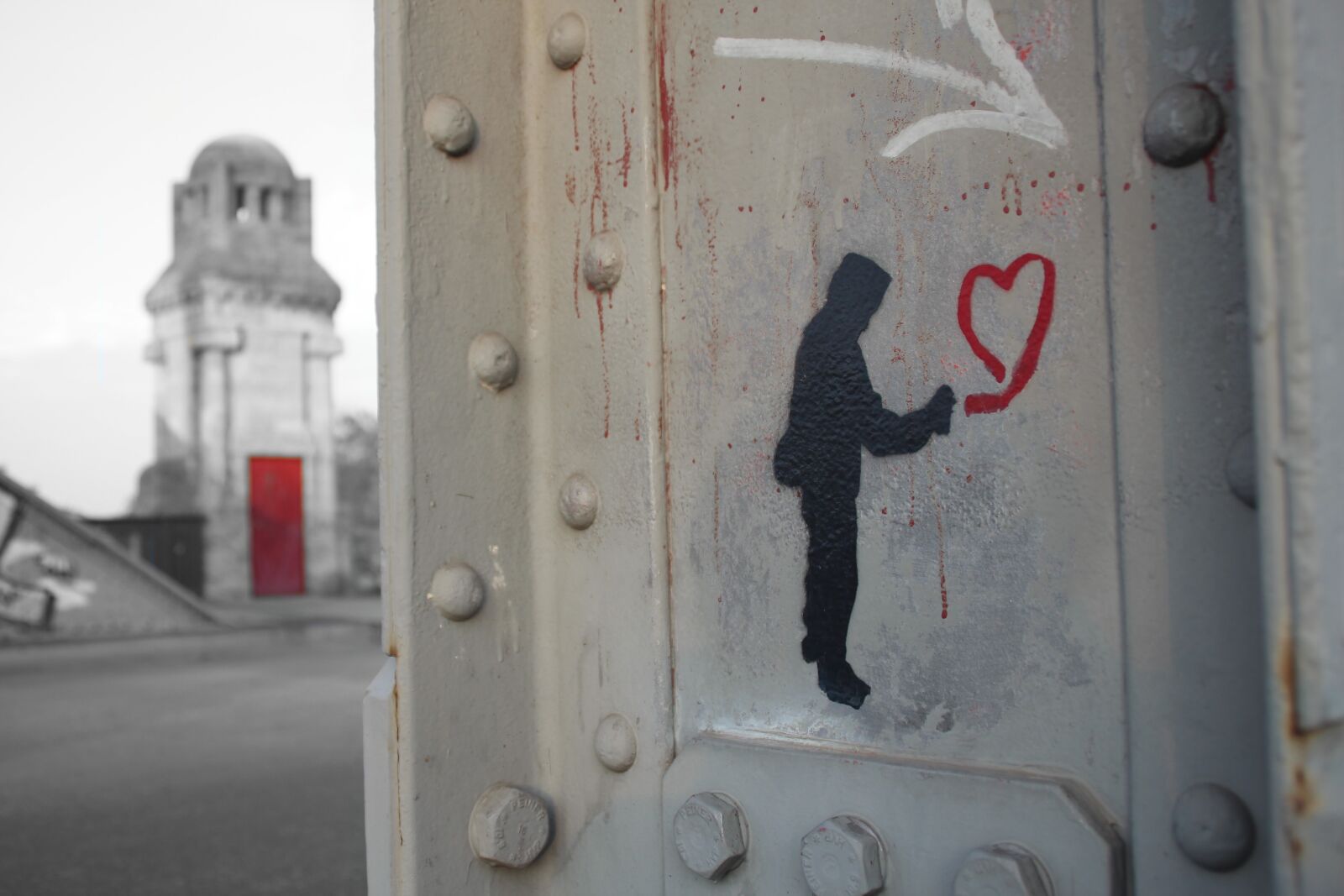 Canon EOS 600D (Rebel EOS T3i / EOS Kiss X5) sample photo. Graffiti, love, heart photography