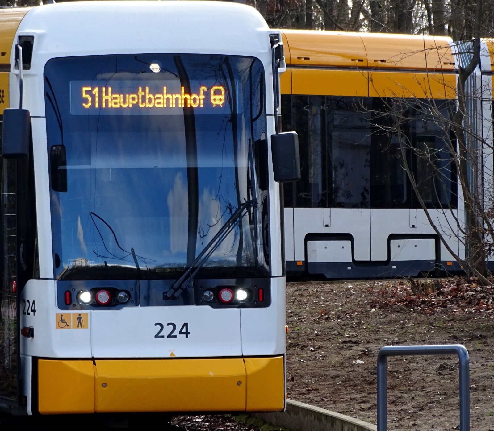 Sony Cyber-shot DSC-HX400V sample photo. Tram, transport, passenger transport photography