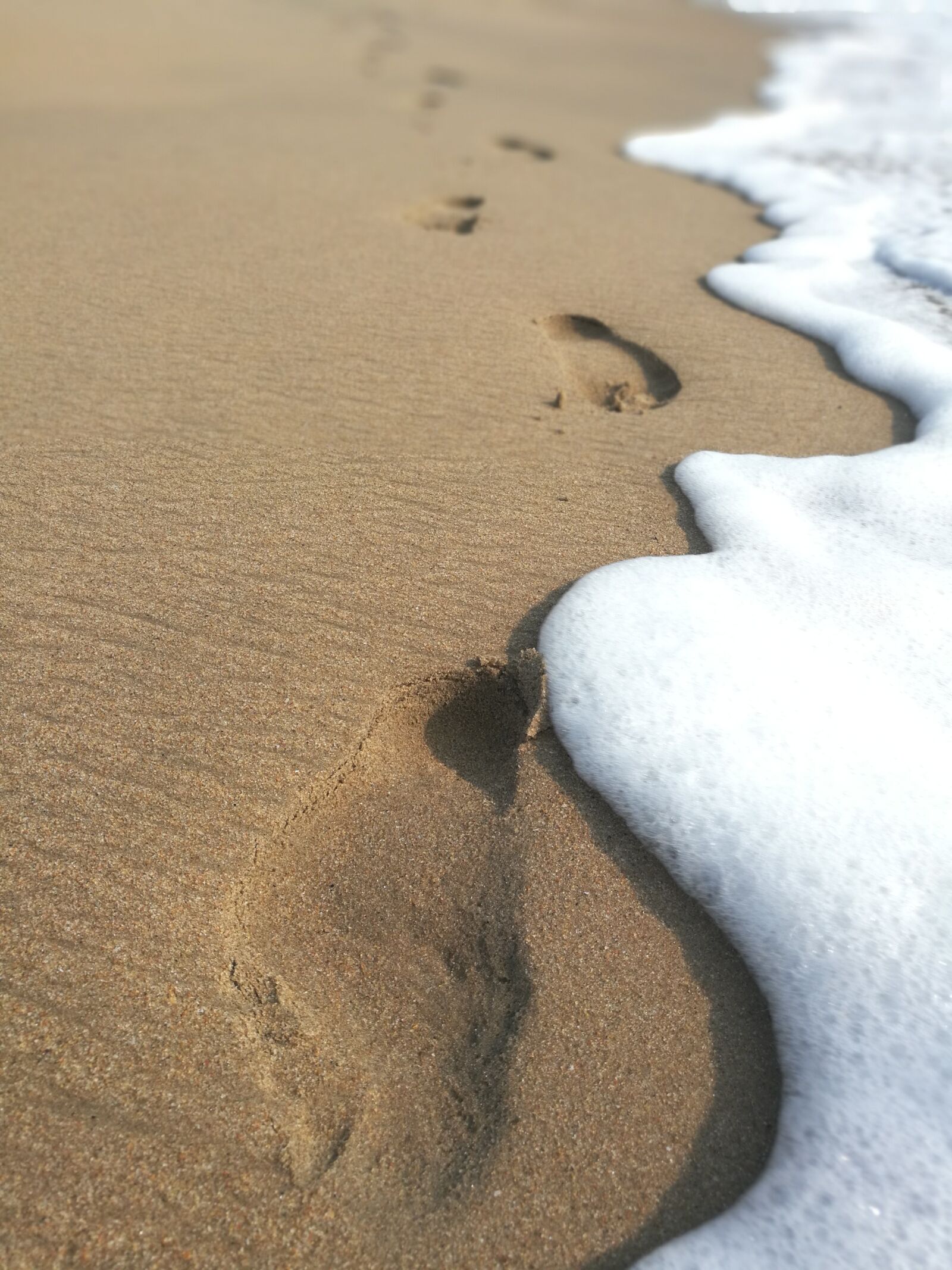HUAWEI FRD-L02 sample photo. Beach, footprints, sand photography