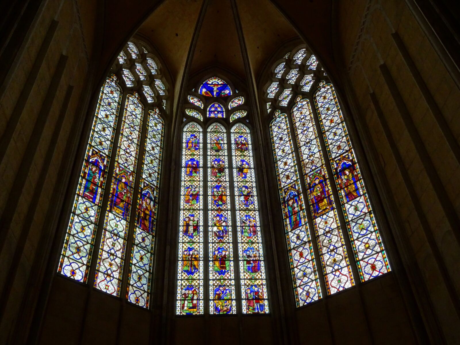 Sony DSC-HX60 sample photo. Stained glass, church, window photography