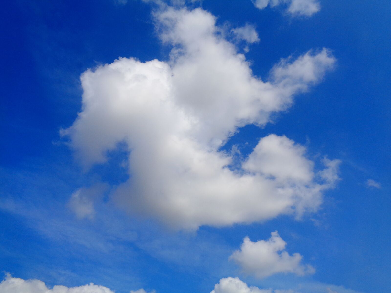 Sony Cyber-shot DSC-W830 sample photo. Clouds, blue sky, sky photography