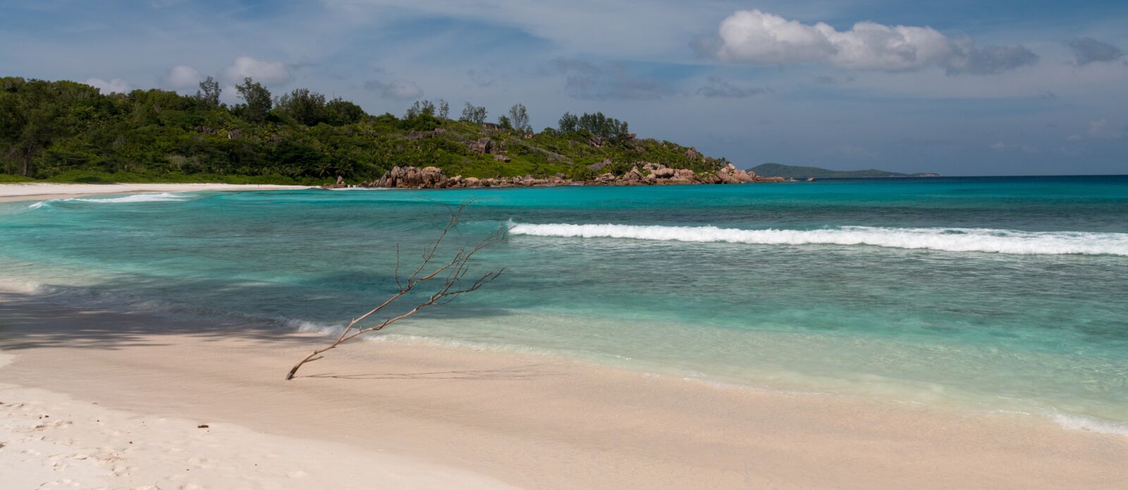 Canon EF-S 18-135mm F3.5-5.6 IS STM sample photo. Seychelles, an island, travel photography