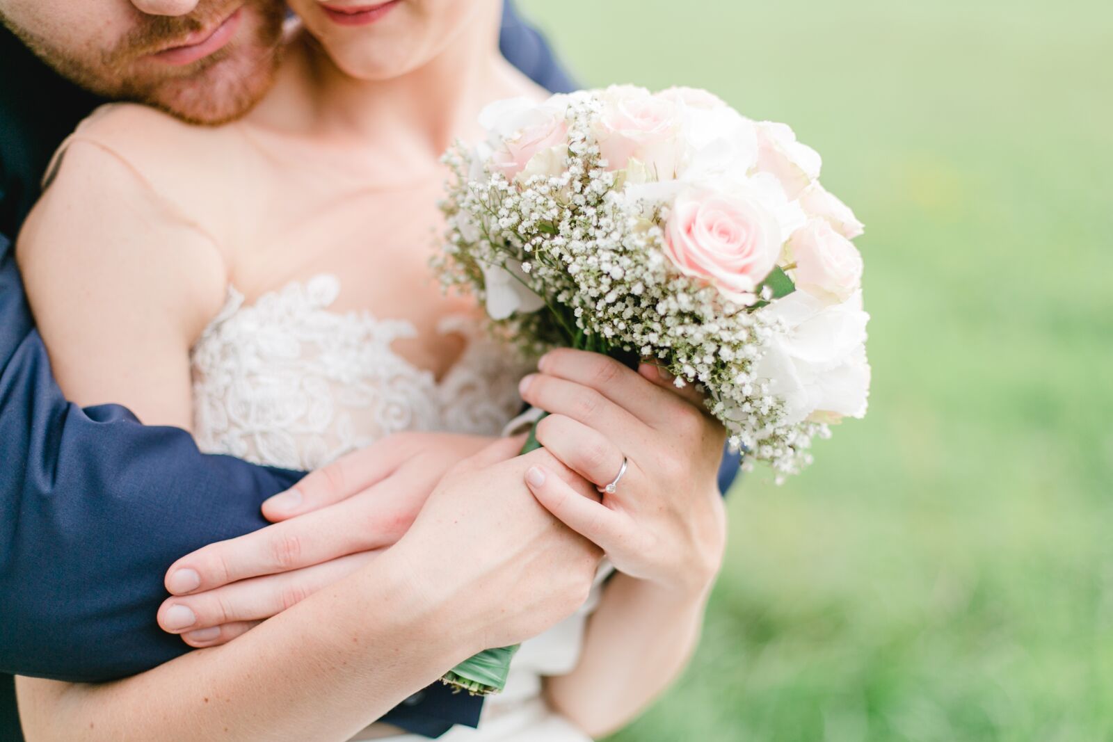 Canon EF 50mm F1.4 USM sample photo. Wedding, bridal bouquet, couple photography