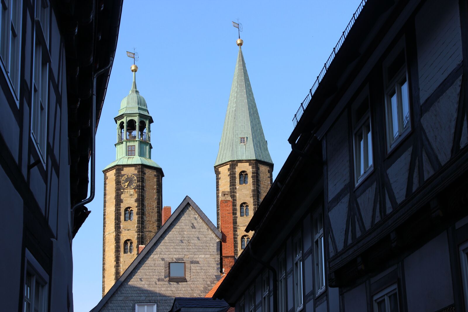 Canon EOS 600D (Rebel EOS T3i / EOS Kiss X5) sample photo. Goslar, resin, market church photography