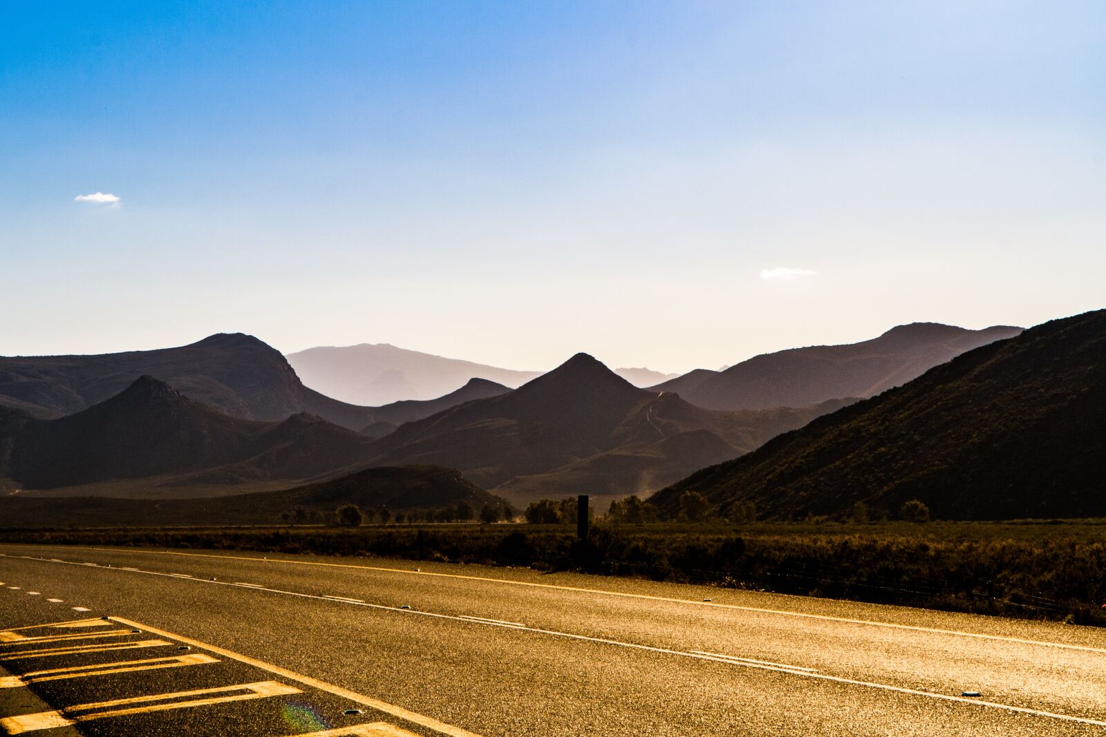 Canon EOS 1000D (EOS Digital Rebel XS / EOS Kiss F) sample photo. Highway, mountain pass, road photography